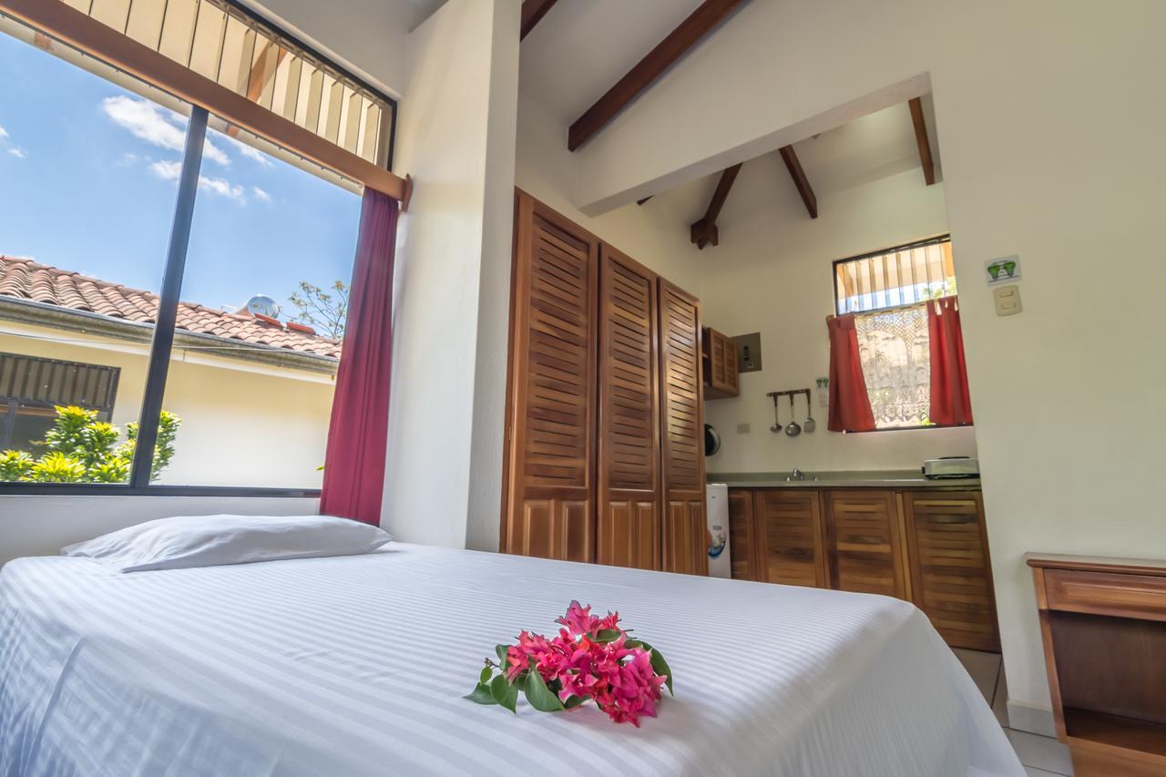 Hotel Colinas Del Sol Atenas Kültér fotó